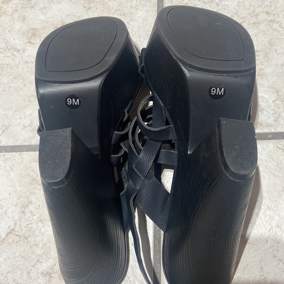 GUESS Heels (9) - Picture 5 of 5